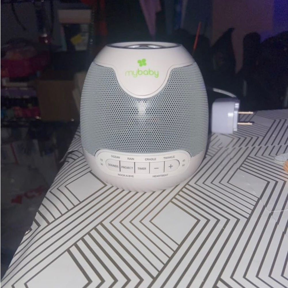 HOMEDICS SOUNDSPA LULLABY BABY SOOTHER WITH PROJECTION